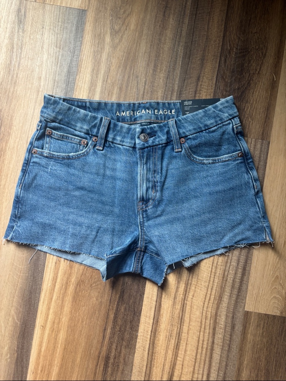 NWT American Eagle Outfitters Medium Blue Denim Cutoff Shorts Sz 4